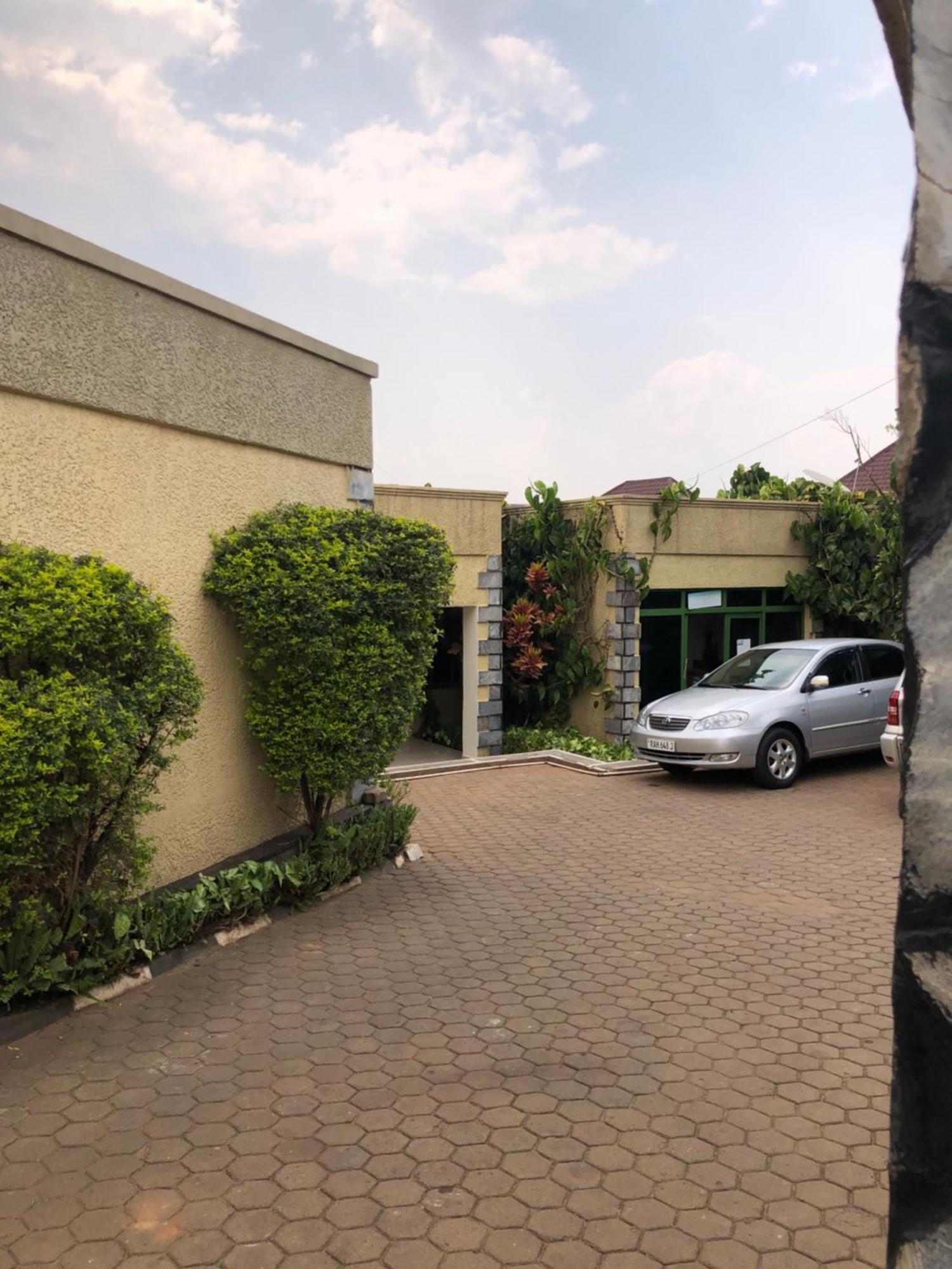 K&G Hotel Rwanda Кигали Экстерьер фото